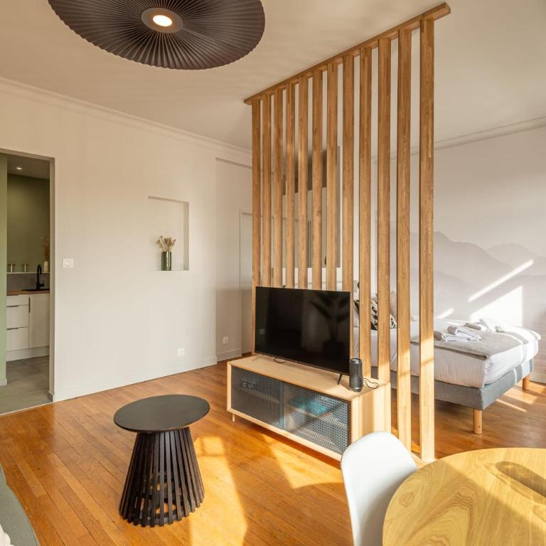 PANORAMIC SUITE - SUPERB flat in the heart of the old town 5 stars - Apartment - 17