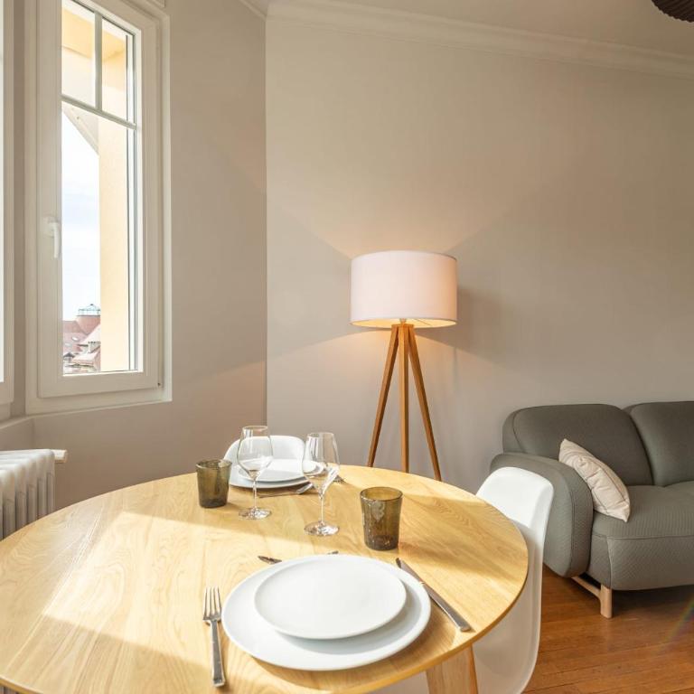 PANORAMIC SUITE - SUPERB flat in the heart of the old town 5 stars - Apartment - 54