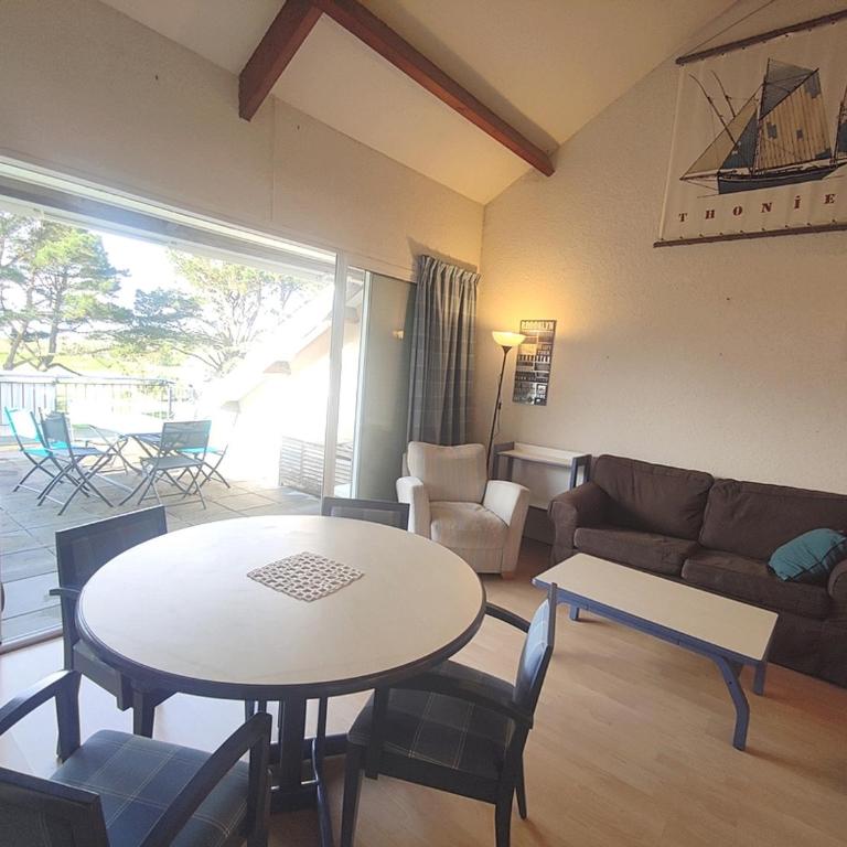 Duplex avec Terrasse, à 250 m de la Plage du Fogeo et Proche Commerces - FR-1-639-114 - Appartement - 3