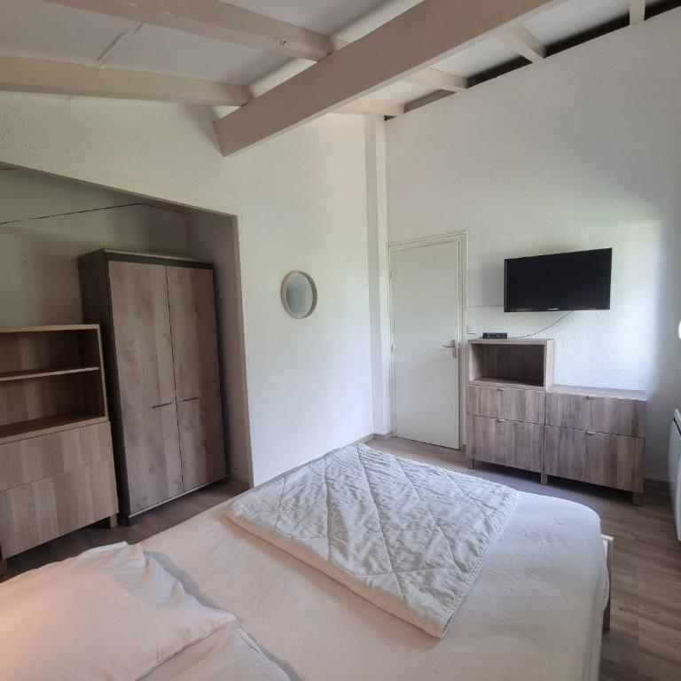 Villa à Seignosse: Plage à pied, Terrasse, 3 Chambres, Quartier calme - Three-Bedroom House - 14