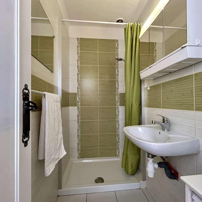 Appartement rénové 4 pièces, 6 pers, balcon, jardin, parking, wifi – Briançon - FR-1-330C-142 - Apartment - 8