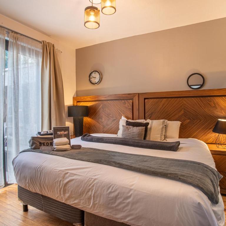 Nomadier Experience Mexico City Condesa - Deluxe King Room with Patio - 1