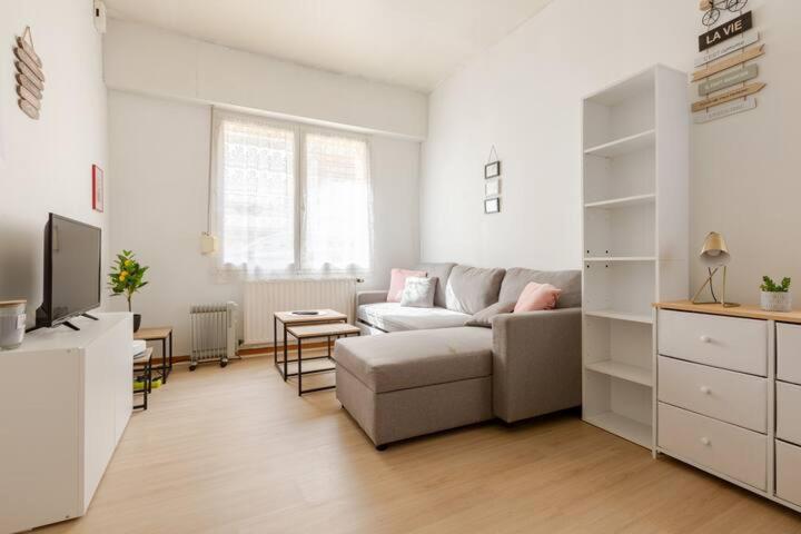++++ CENTRAL STUDIO RENOVE 200 m plage et 300 m de la rue piétonne ++++ - Apartamento de 1 dormitorio - 12