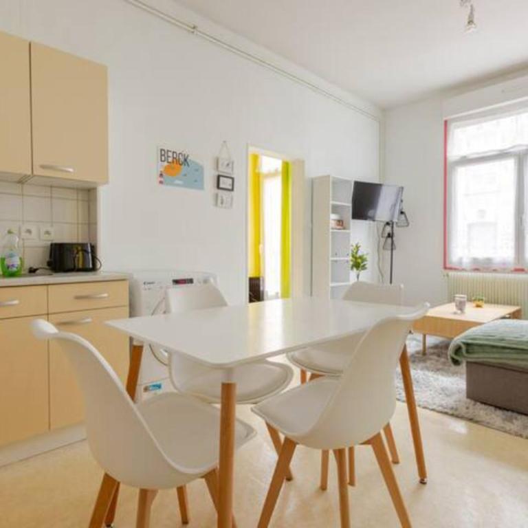 ++++ CENTRAL charmant 70m2 avec balcon, mer à 200 m et rue piétonne à 300 m ++++ - Two-Bedroom Apartment - 44