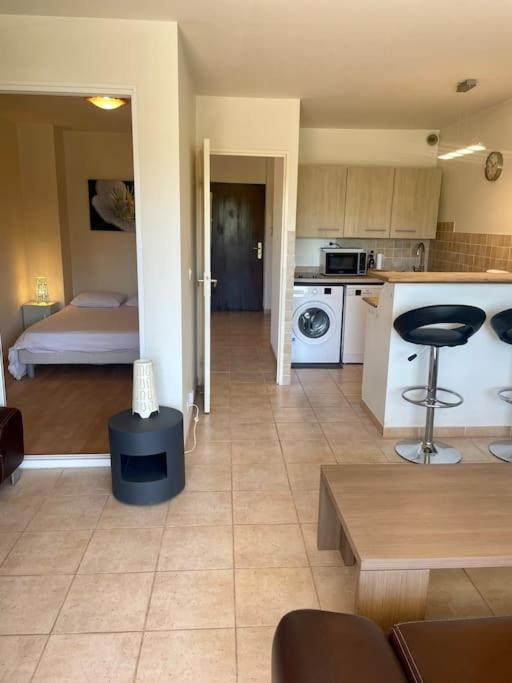 Superbe 2P proche plages - Piscine - Apartment mit 1 Schlafzimmer - 25