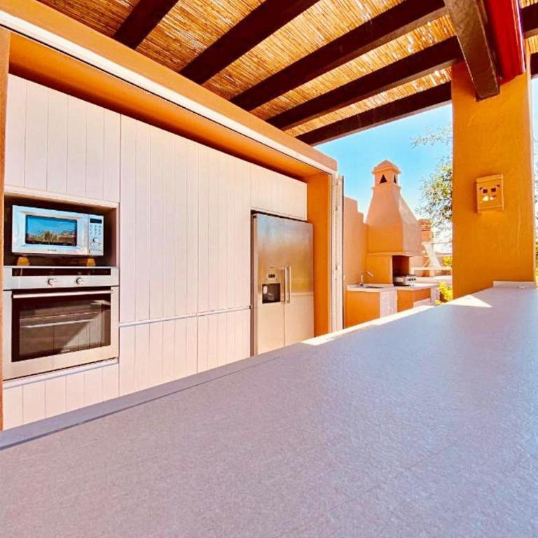 Luxury 4 BD Penthouse with Private Pool by Hostlovers - Apartamento - 24