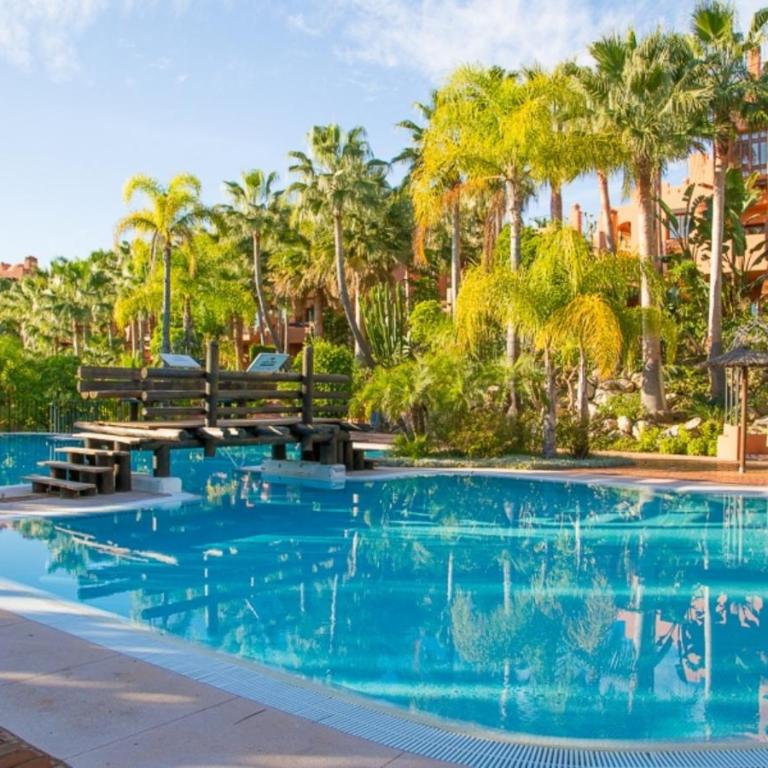 Luxury 4 BD Penthouse with Private Pool by Hostlovers - Apartamento - 39