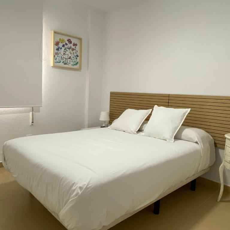 City & Beach Top-Floor Apartment - Two-Bedroom Apartment - 10