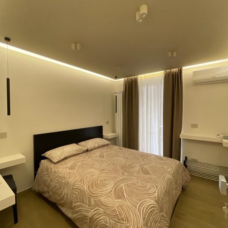 Élite Etnea - Double Room with Balcony - 11