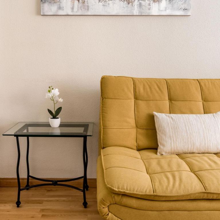 Charming Airport V - One-Bedroom Apartment - 9