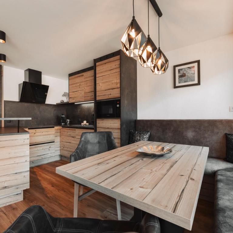 4zero Appartment - Apartment 4 mit Balkon und mit Feuer beheiztem Whirlpool - 5