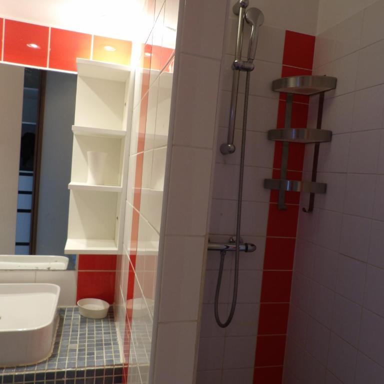 Appart mezzanine avec balcon Piscine - Apartamento con balcón - 16