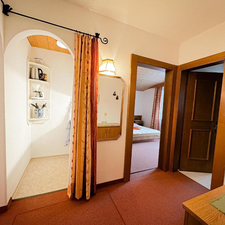 Landhaus Thöni - Apartment mit 1 Schlafzimmer und Dusche - 4