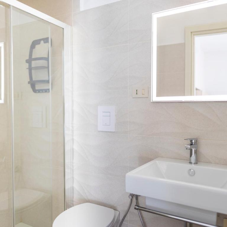 Dolce Vita Rooms and Apartments - Camera Tripla con Balcone - 5