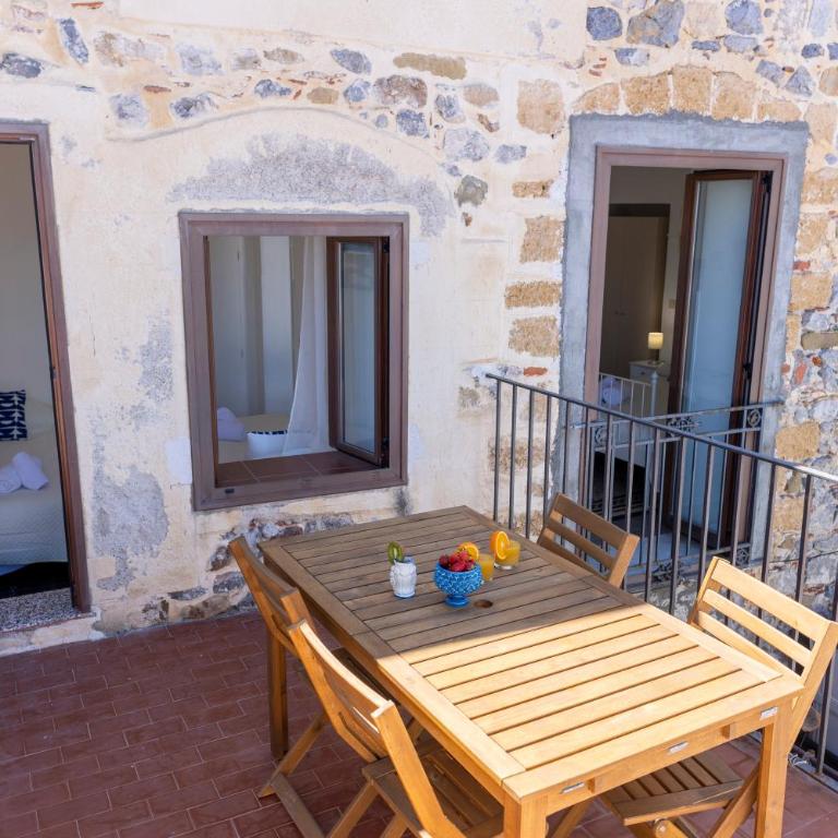 Dolce Vita Rooms and Apartments - Camera Tripla con Vista Mare - 15