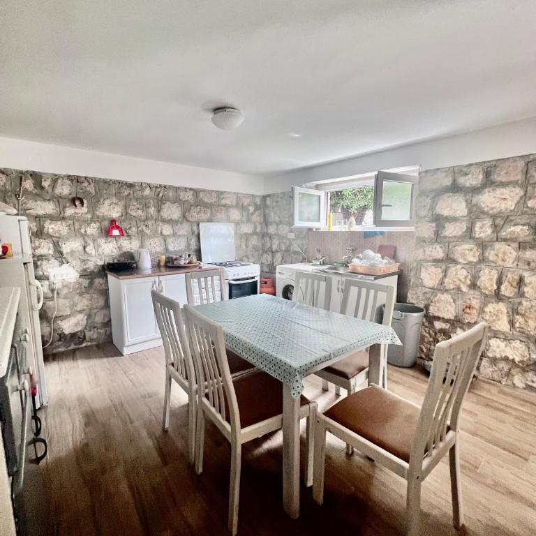 Lemon tree villa - Four-Bedroom House - 9