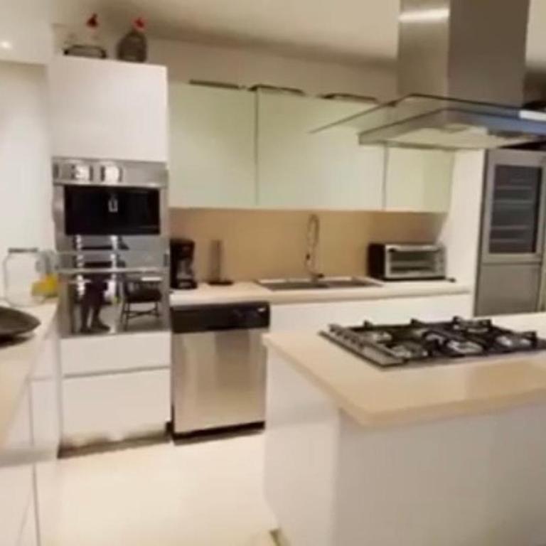 Luxury apartament with pool and 360 view - Three-Bedroom Apartment - 8