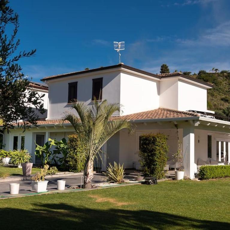 Villa Solià - Villa indipendente con Piscina e Giardino - Villa con 3 Camere da Letto - 5
