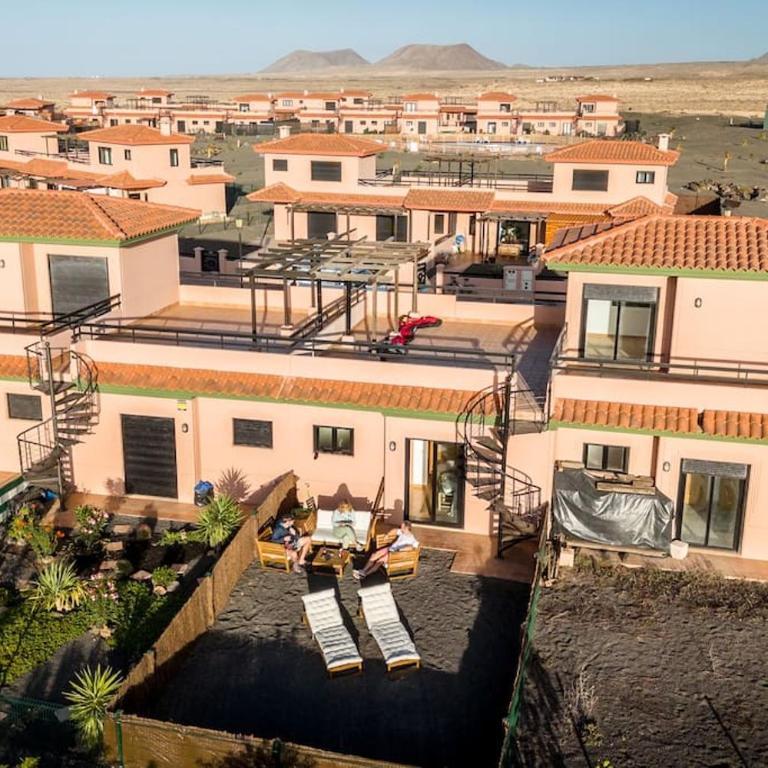 La Caleta Home con Piscina Terraza Jardines privados Terraza y Wifi - Casa con 1 dormitorio - 2