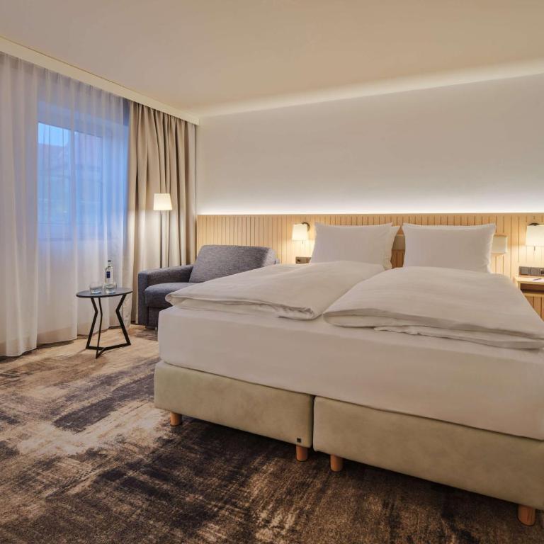 Dorint Hotel Würzburg - Superior Zimmer mit Kingsize-Bett - 3