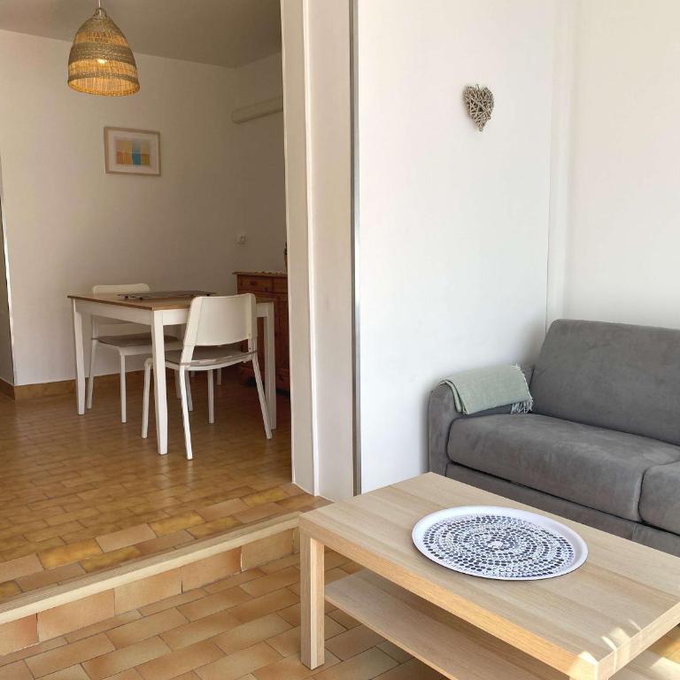 Grand T1 climatisé avec garage privatif proche des Thermes - Terrasse ensoleillée - FR-1-553-52 - Apartment (2 Adults) - 1