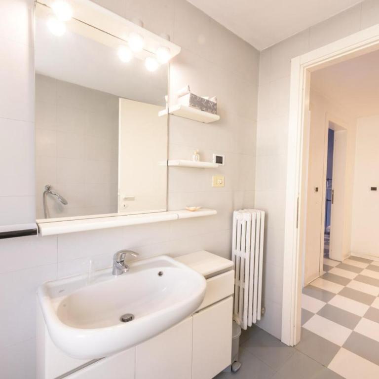 La Violetta di Parma - Appartamento con 2 Camere da Letto - 8
