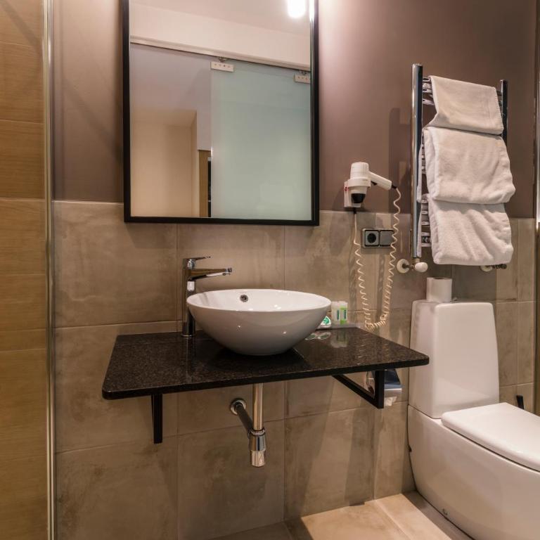 Hotel Avenida - Habitación Doble - 1 o 2 camas - 5