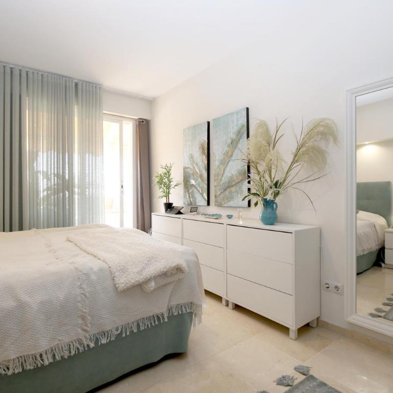 Estepona Port Apartment YVONNE - Two-Bedroom Apartment - 7