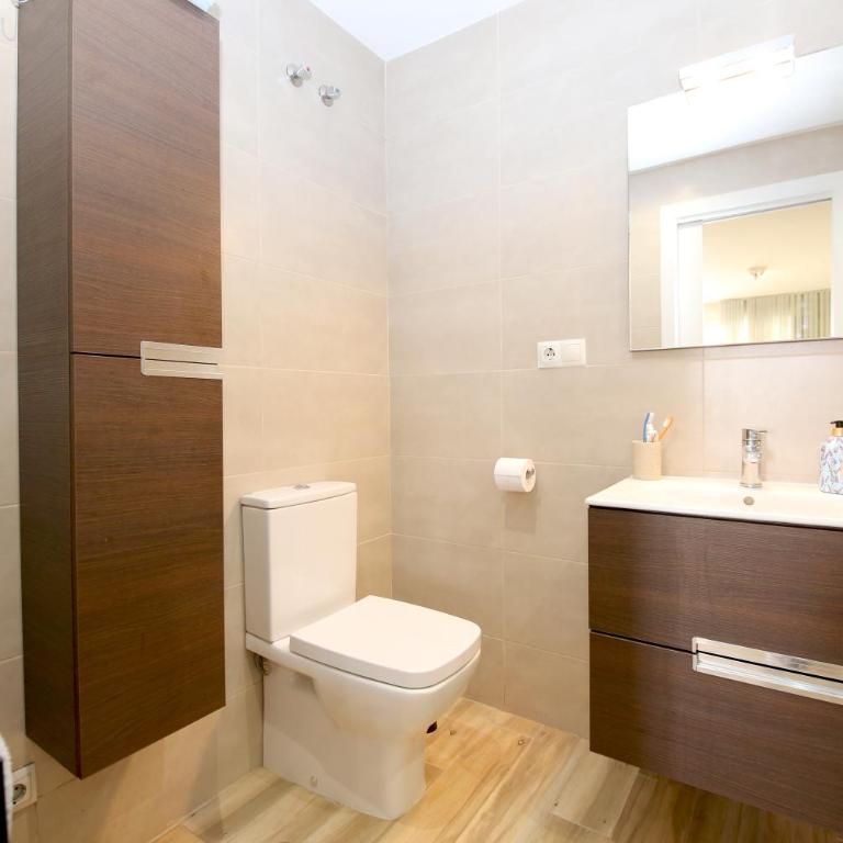 Estepona Port Apartment YVONNE - Two-Bedroom Apartment - 9
