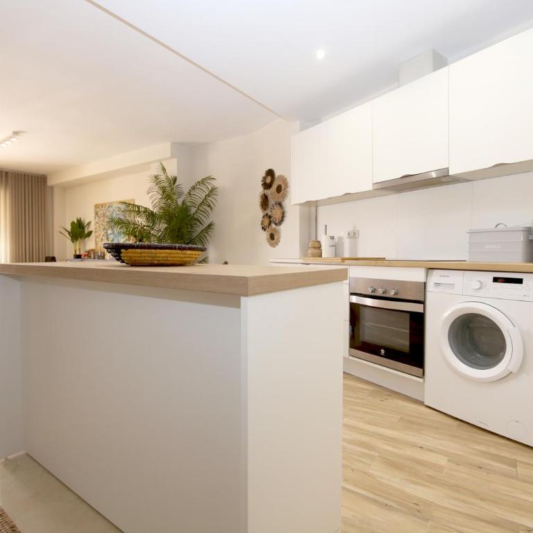 Estepona Port Apartment YVONNE - Two-Bedroom Apartment - 17