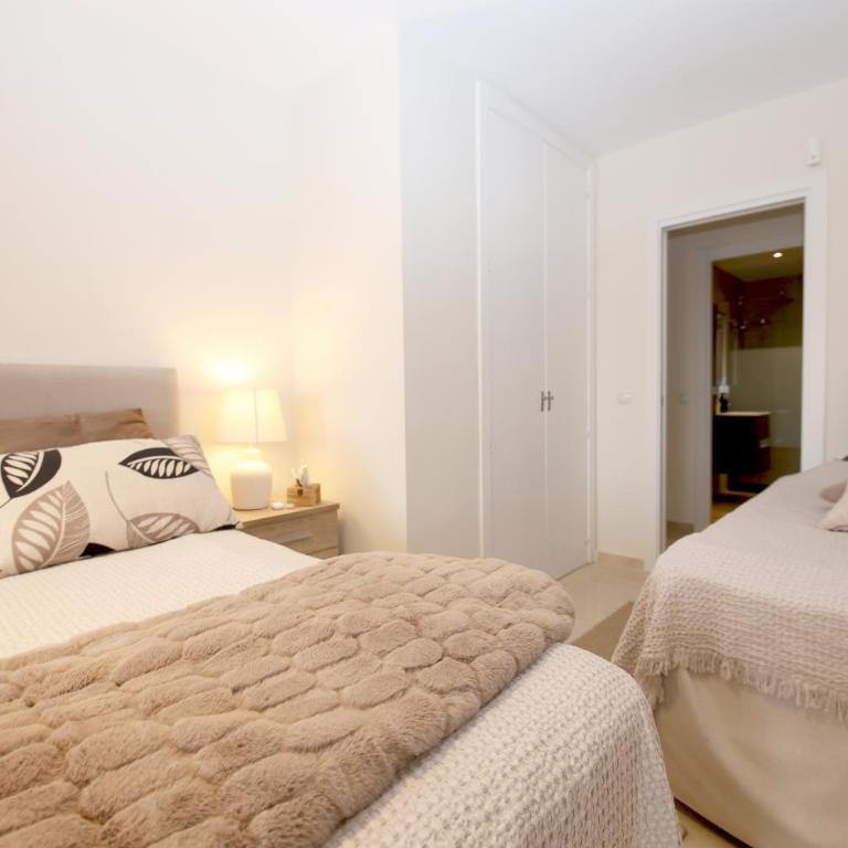 Estepona Port Apartment YVONNE - Two-Bedroom Apartment - 13