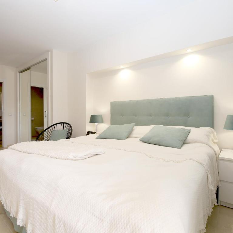 Estepona Port Apartment YVONNE - Two-Bedroom Apartment - 4