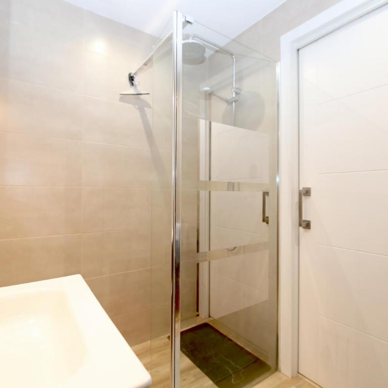 Estepona Port Apartment YVONNE - Two-Bedroom Apartment - 10