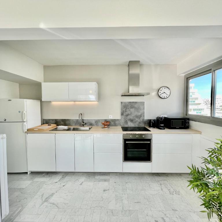 PGH N31- Plage à 50m, Centre-Ville, Parking Privé - Two-Bedroom Apartment - 6