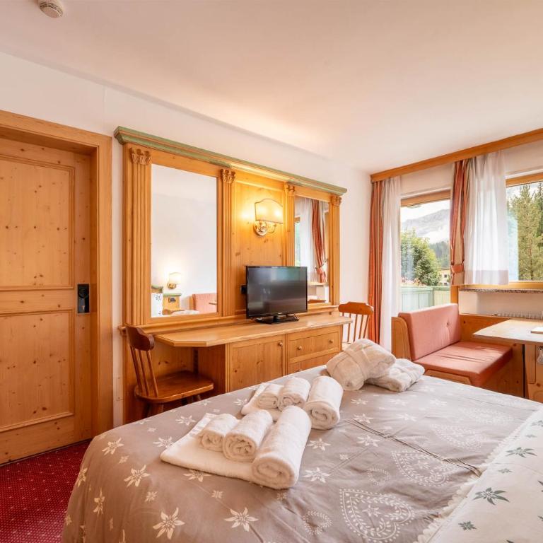 Hotel Dolomiti Schloss - Camera Tripla Classic - 3