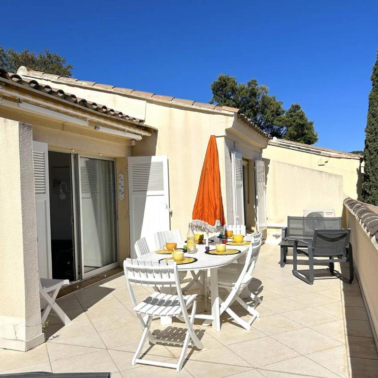 Appartement 3 pièces 6 pers avec terrasse, clim, piscine privée, parking - FR-1-251-81 - Appartement (8 Adultes) - 4