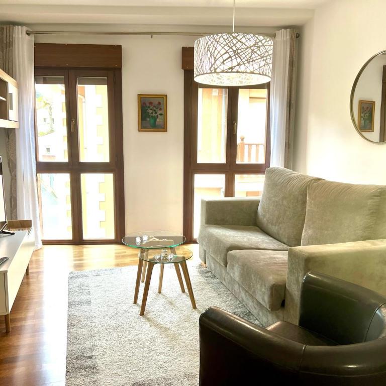 Apartamento Salón Moderno con plaza de garaje privada incluida - One-Bedroom Apartment - 4