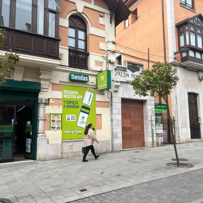 Apartamento Salón Moderno con plaza de garaje privada incluida - One-Bedroom Apartment - 13