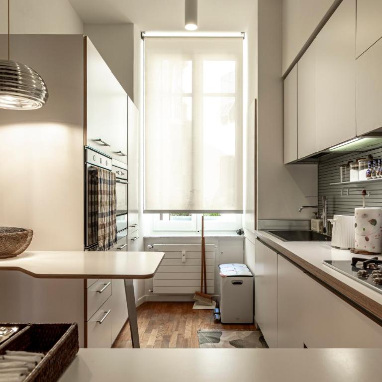 Manzoni 76 - Appartamento con 2 Camere da Letto - 56