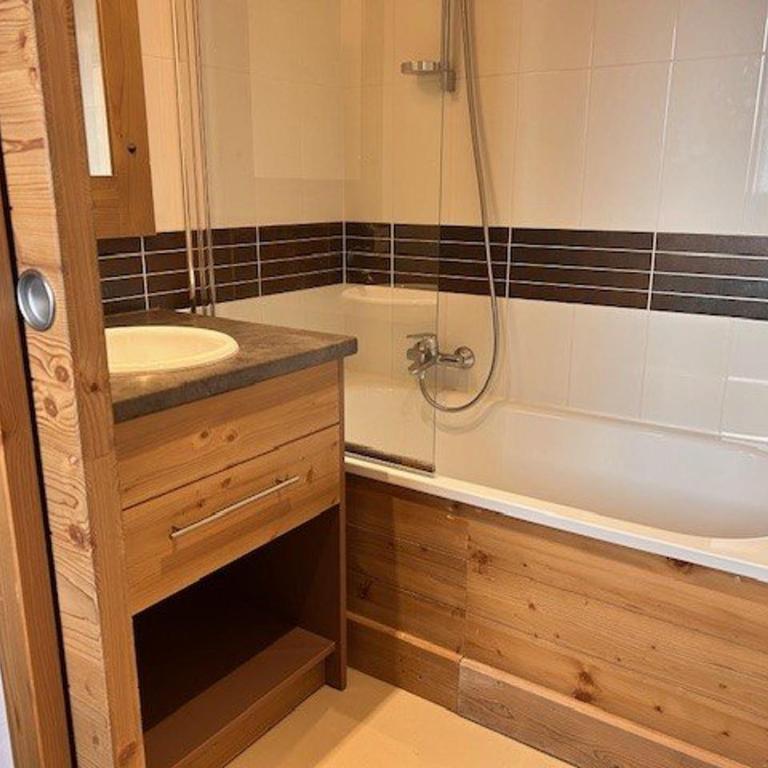 Appartement 3 pièces 6 pers. - Pied des pistes avec piscine, sauna et animaux admis - Appartement 2 Chambres - 18