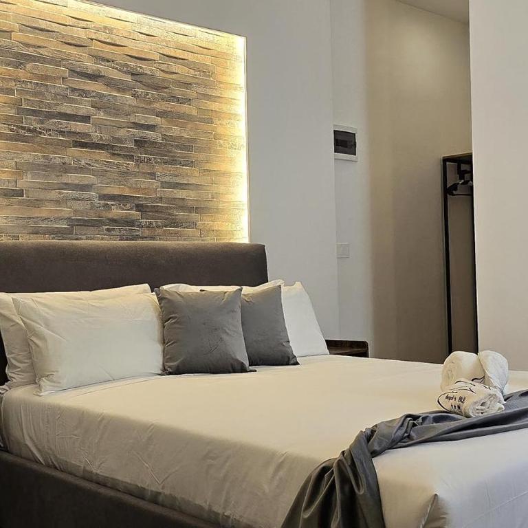 Neapoli-In - Camera Tripla Luxury - 1