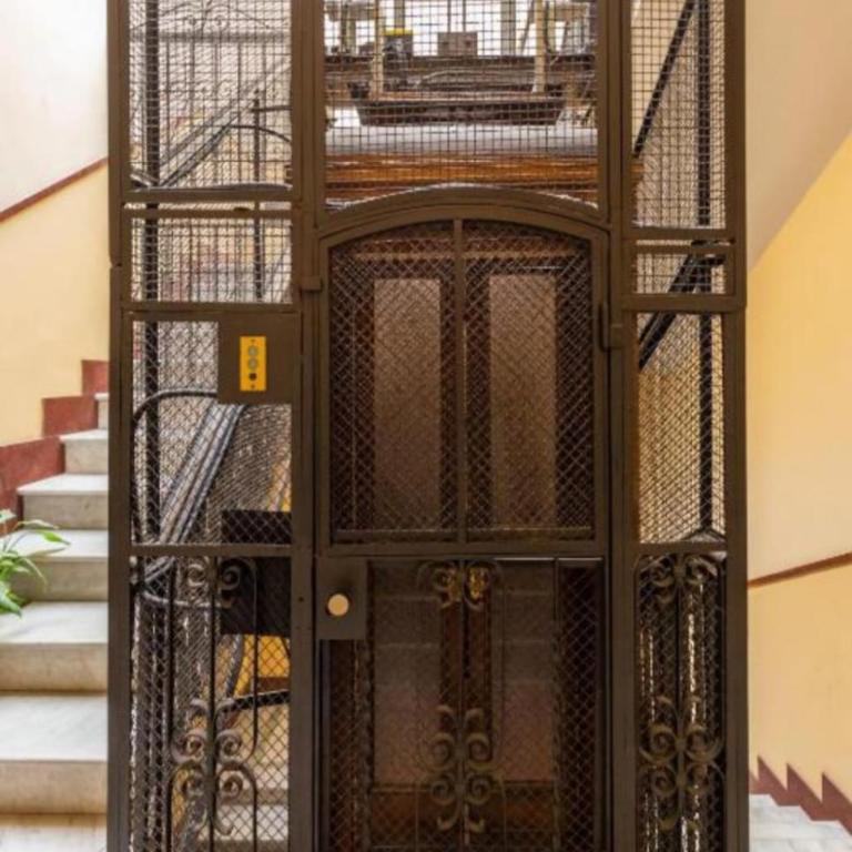 RosaM Suite - Via Veneto 15 min walk from Spanish Steps Top Floor Luxury Apartment - Appartamento con 3 Camere da Letto - 54