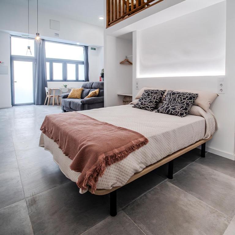 AROMA DE VALENCIA II cozy studio with loft - One-bedroom Loft Apartment - 12