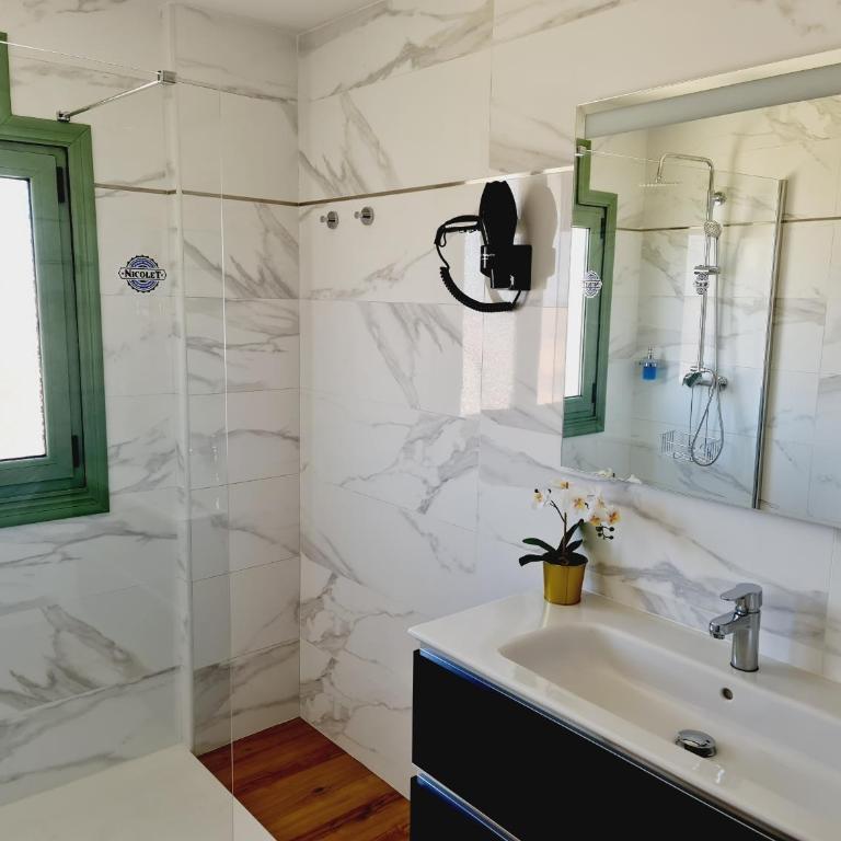 Caleta Star by NicoleT - One-Bedroom Apartment - 20