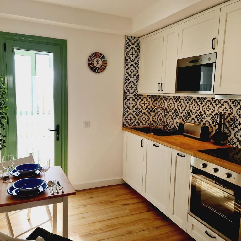 Caleta Star by NicoleT - One-Bedroom Apartment - 7