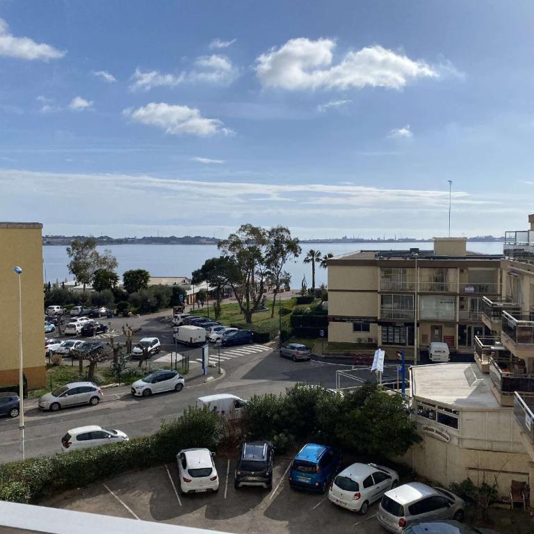 Bel appartement T1 avec vue dégagée, loggia, ascenseur et wifi à Balaruc-les-Bains - FR-1-553-102 - Appartement (2 Adultes) - 1