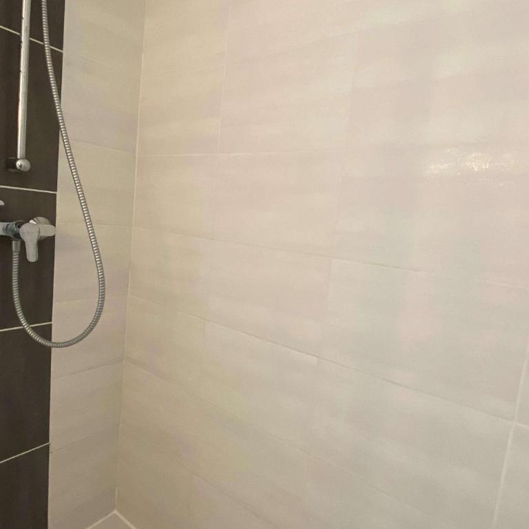Bel appartement T1 avec vue dégagée, loggia, ascenseur et wifi à Balaruc-les-Bains - FR-1-553-102 - Appartement (2 Adultes) - 10