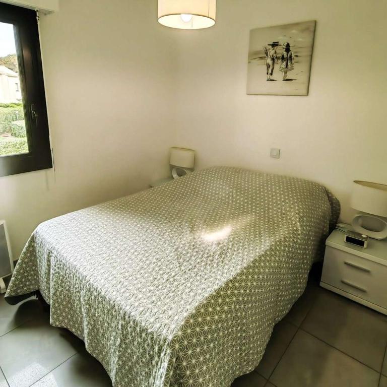 T3 Rénové avec Climatisation, Piscine & Parking à 100m de la Mer - FR-1-607-24 - Appartement (4 Adultes) - 22
