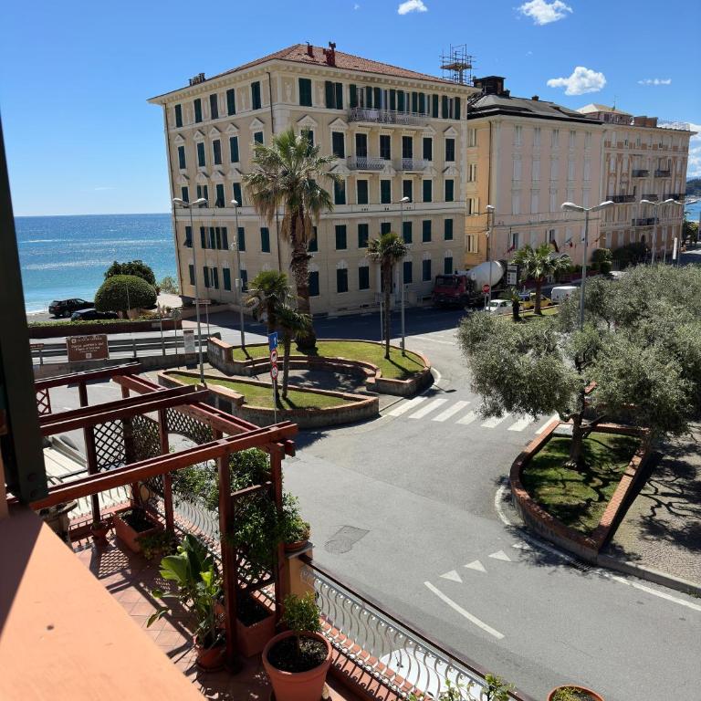 Appartamento La Mola - Apartment with Balcony - 13