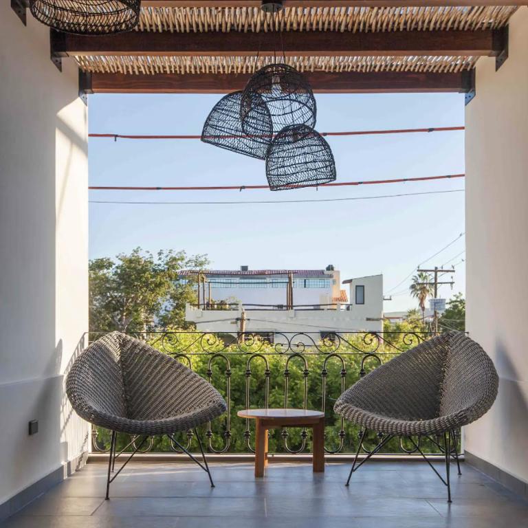 Departamentos & Villa Monarka, 1 Block from Malecon! - Apartamento de 1 dormitorio con balcón - 9